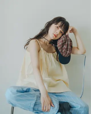 セミロング 吉原 由菜のヘアスタイル