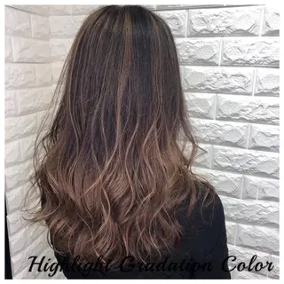 ロング カラー yuuka🌻 ハイライト/艶カラーのヘアスタイル