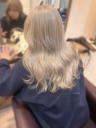 セミロング カラー Luce所属・うる艶/韓国風　奈良 優輝のヘアスタイル