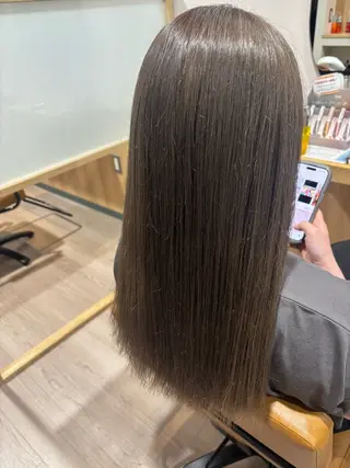 ロング カラー 井崎 史帆のヘアスタイル