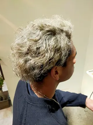 ミディアム カラー特化 横川　翔希のヘアスタイル