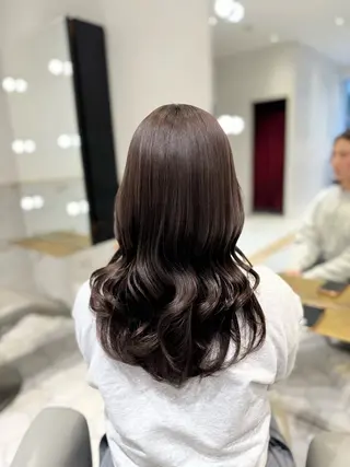 ロング カラー costes 今井芽依のヘアスタイル