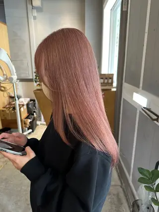 ミディアム miloc MOMOKAのヘアスタイル