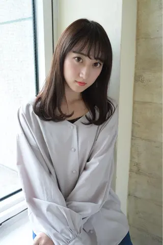 セミロング KAMIGAMI所属・KAMIGAMI SAKAEのヘアスタイル