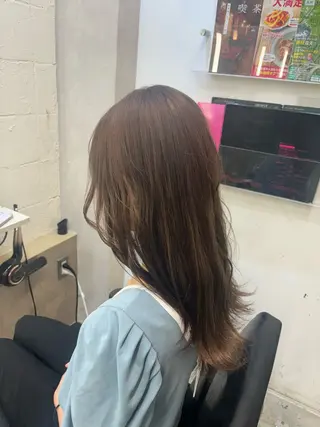 ロング カラー 渡 汐音のヘアスタイル