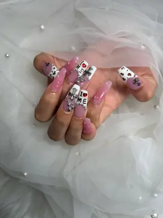 ネイル Laule'a Nail 新宿【ラウレアネイル】所属・Yu Yuのネイルデザイン