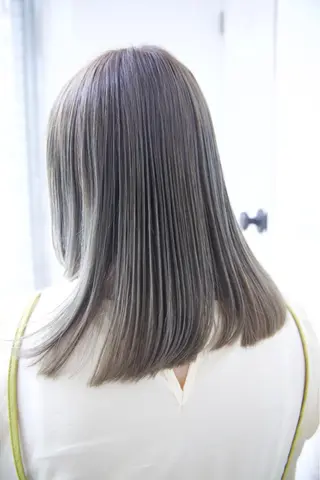 セミロング カラー fio マナミのヘアスタイル