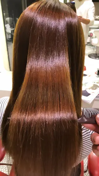 ミディアム 圧倒的美髪ストレート ツダケイタロウのヘアスタイル