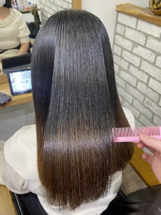 ロング カラー AnFye une qatllのヘアスタイル