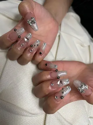ネイル nail.salon .Reversalのネイルデザイン