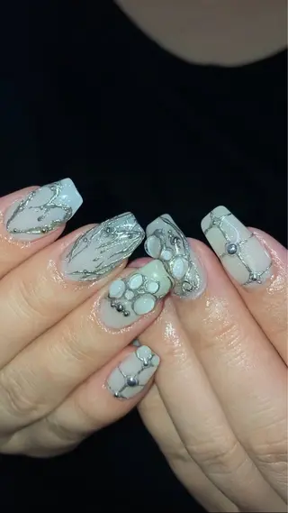 ネイル kana/モード ・グランジ⛓🎼のネイルデザイン