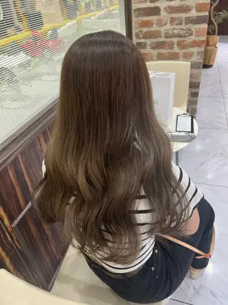 ロング カラー あんどう ゆうかのヘアスタイル