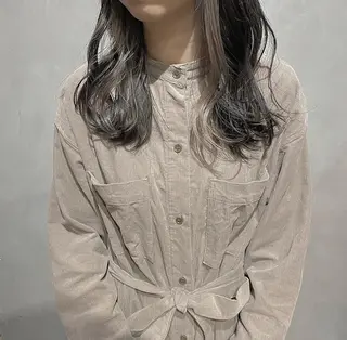 セミロング カラー CLUTCH天王寺 西藤遥河のヘアスタイル