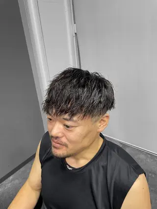 ショート カラー パーマ CIEN Blue MENZ SALON所属・平井 芳琉のヘアスタイル