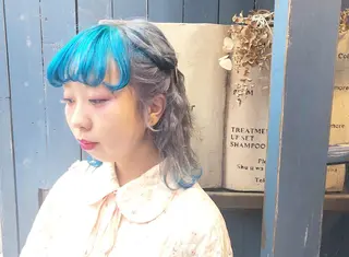 ミディアム カラー ブリーチ、パーマ 西部笑のヘアスタイル