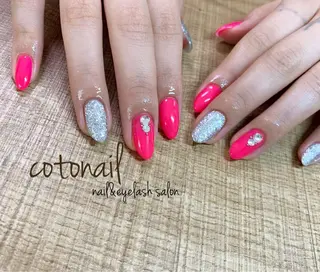 ミディアム ネイル ツメトマツゲ .のネイルデザイン