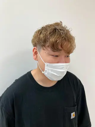 ショート カラー ハイトーン/ウルフ /レイヤー/坂野幸伸のヘアスタイル