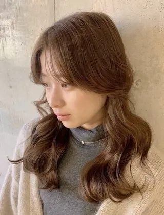 ロング カラー パーマ コテ巻き風パーマ/ キミシマカイトのヘアスタイル