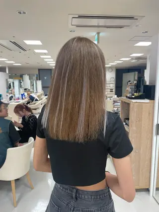カラー kenje luscaのヘアスタイル