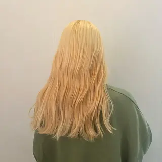 ロング カラー MARIKA 暖色系/ハイトーンのヘアスタイル