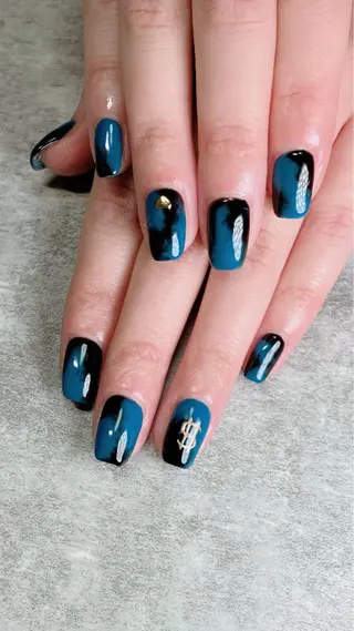 ネイル haleyume所属・shino🌟 痛ネイルのネイルデザイン