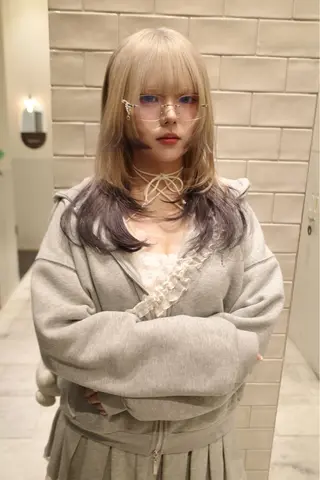 ミディアム カラー SALOWIN所属・ブリーチ🧹 ボブ✨レイヤーのヘアスタイル