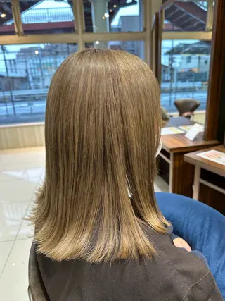 セミロング カラー ブリーチ/艶カラー カノ🌼のヘアスタイル