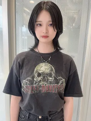 ショート ウルフカット／吉村 桃子のヘアスタイル