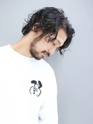 ミディアム Krass Kobe所属・鈴木 ルナのヘアスタイル