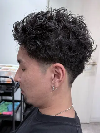 ショート パーマ メンズ youres hair 髪質改善トリートメント&ヘッドスパ　新宿WEST【ユアーズヘア】所属・新宿メンズパーマ TAKEメンズカットのヘアスタイル