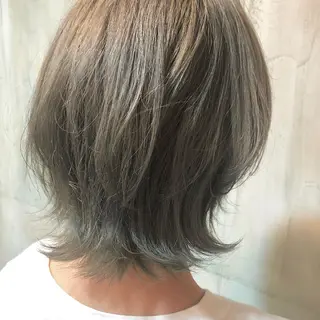 ショート カラー 小森 樹奈のヘアスタイル
