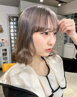 ミディアム カラー 柴田 すず花のヘアスタイル