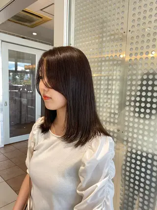 ミディアム カラー 土屋 愛海のヘアスタイル