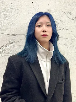 セミロング カラー TOTA 唯一無二カラーのヘアスタイル