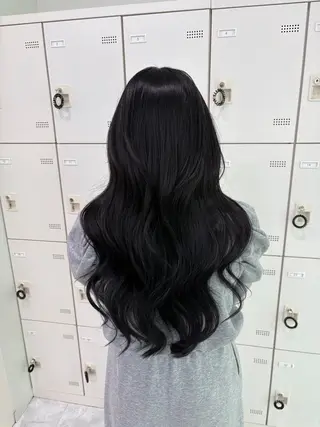 ロング カラー 赤みなし透明感カラー 🩶RION🦋のヘアスタイル