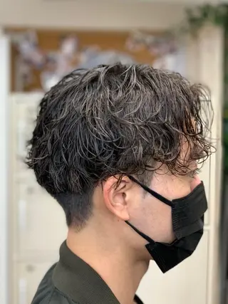 ミディアム パーマ メンズ クセを最大限に活かす メンズパーマ奈良大祐のヘアスタイル