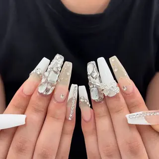 ネイル schon（スチョン）所属・Schon🫧 yuna🫧のネイルデザイン