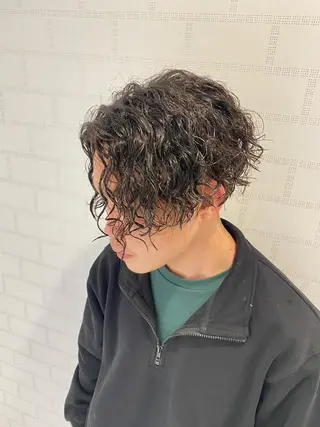 ミディアム パーマ メンズ 塩谷黎✨ブリーチ無W カラーメンズパーマ✨のヘアスタイル