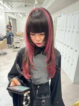 ロング 切りっぱなしボブイヤ リングカラー清水隆央のヘアスタイル