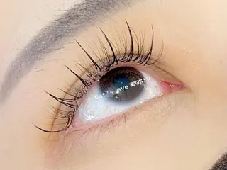 ネイル マツエク・マツパ Cat's eye TOKYO 新宿店のネイルデザイン