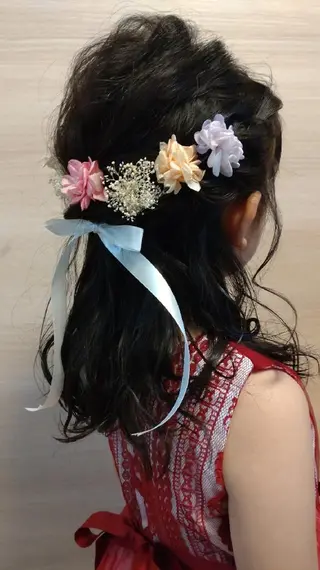 キッズ ヘアアレンジ セミロング 大槻 百合子のヘアスタイル