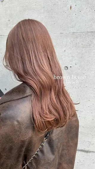 ロング カラー ミウラナツサ /レイヤーカットのヘアスタイル