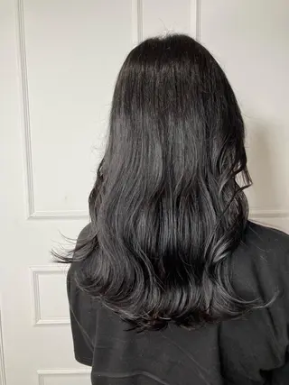 ロング カラー ヘアアレンジ 山﨑 まなかのヘアスタイル