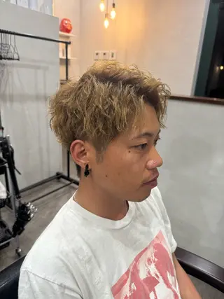 ショート パーマ メンズ 鈴木 陸のヘアスタイル