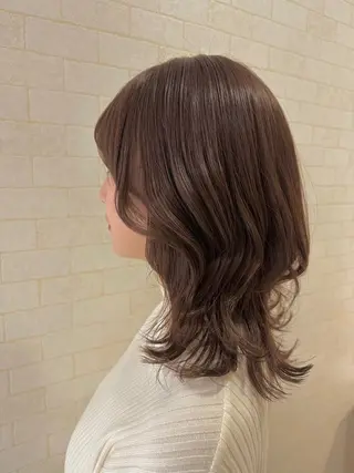 セミロング 大人レイヤー& 透明感カラー💄のヘアスタイル