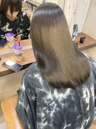 ロング ブリーチ＆縮毛矯正 🧸ともき🧸のヘアスタイル