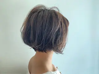ショート カラー 坪内 麻里子のヘアスタイル