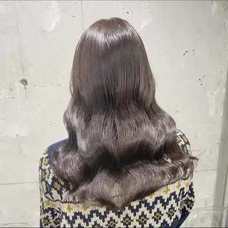 セミロング オリーブカラー🫒 レイヤーカット✂︎のヘアスタイル