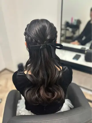 ロング ヘアアレンジ 𝒎𝒐𝒆🩰 名駅/ヘアメ/暖色♡のヘアスタイル