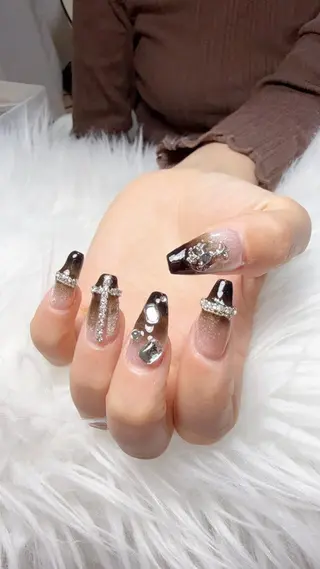 ネイル Queen Nail 　クイーンネイルのネイルデザイン